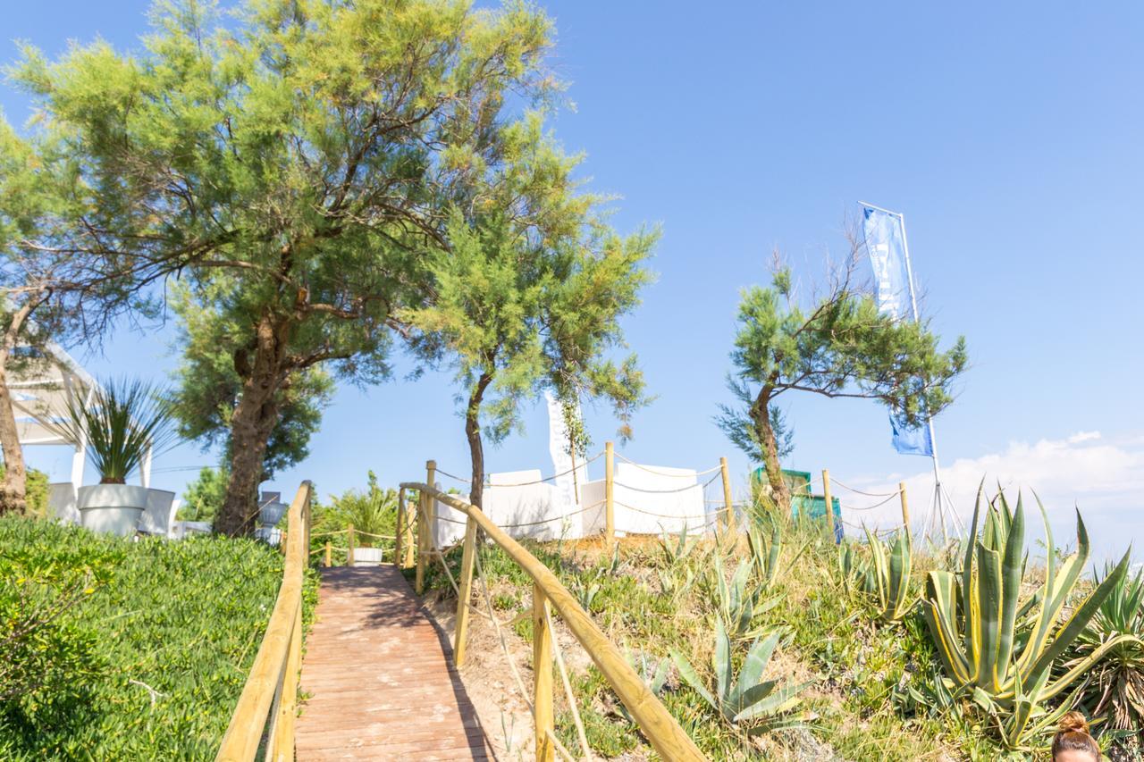 Aquarium Residence San Pietro in Bevagna Bagian luar foto