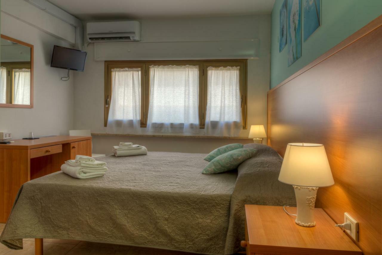 Aquarium Residence San Pietro in Bevagna Bagian luar foto