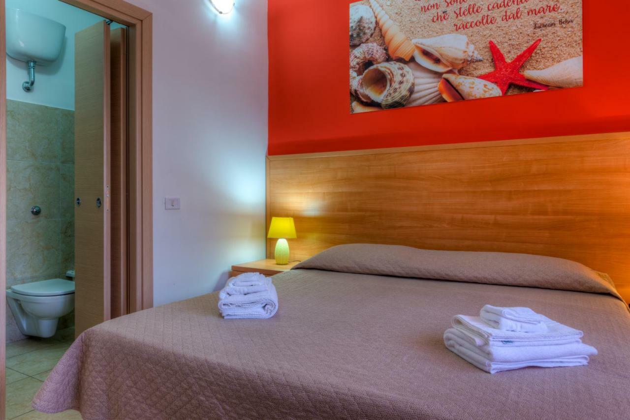 Aquarium Residence San Pietro in Bevagna Bagian luar foto