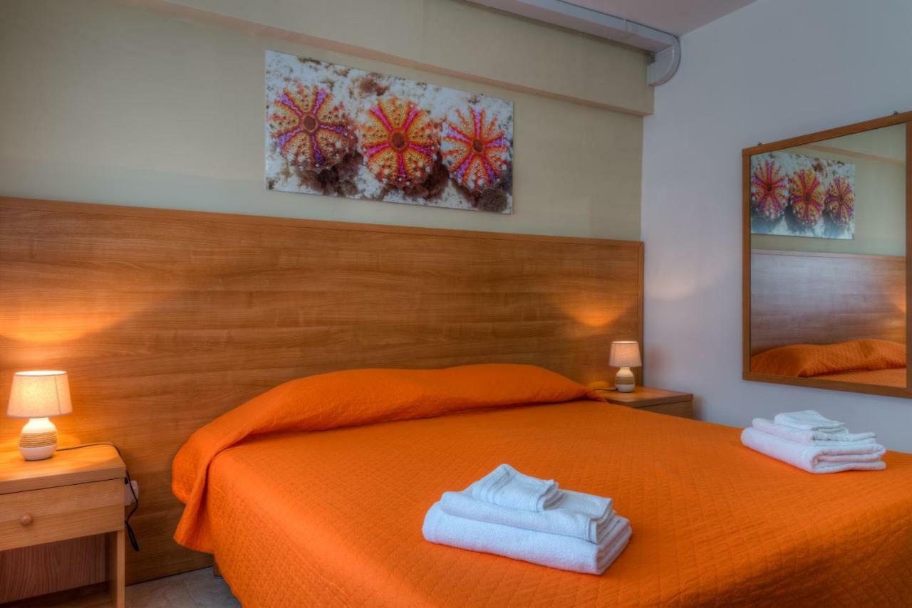 Aquarium Residence San Pietro in Bevagna Bagian luar foto